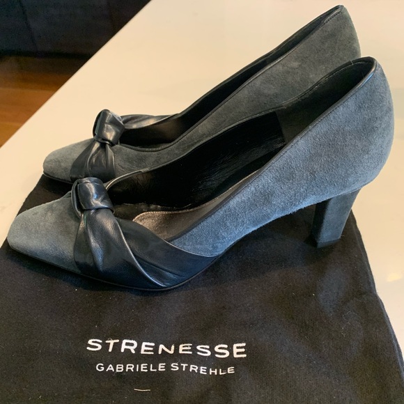 Gabriele Strehle 2.75 inch heel. New. 6.5. Leather and suede. Leather sole. - Picture 2 of 4